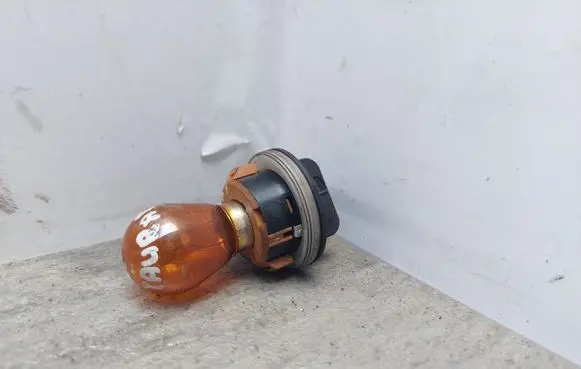 Volkswagen Touran I Headlight/headlamp bulb 