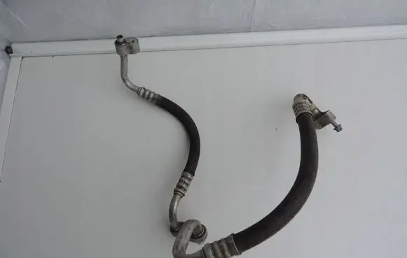 Opel Zafira B Air conditioning (A/C) pipe/hose 