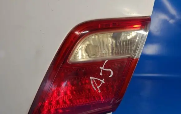 Toyota Camry Boot/trunk interior light 8158133120
