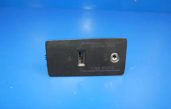 Volvo S90, V90 USB socket connector 31389705