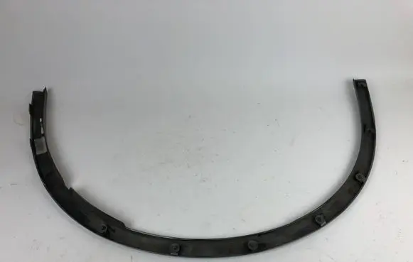 Fender trim (molding)