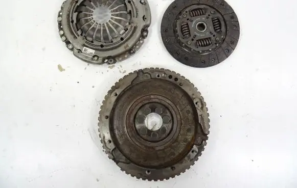 Nissan Juke I F15 Clutch set kit 302050736R