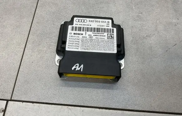 Audi A1 Airbag control unit/module 8X0959655B
