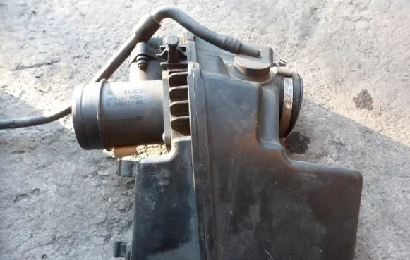 Volkswagen Lupo Air filter cleaner box bracket assembly 
