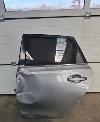 Toyota Auris E180 Rear door 