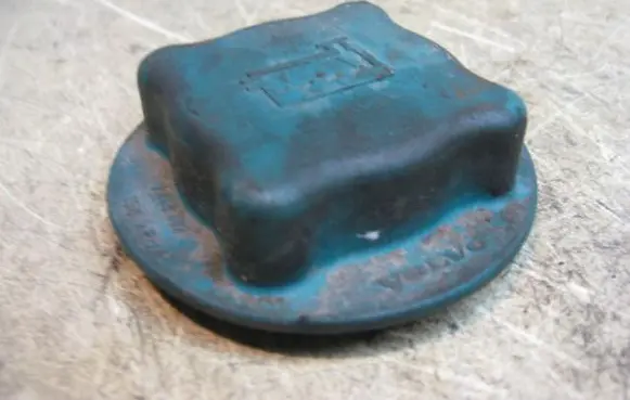 Volvo S70 V70 V70 XC Coolant expansion tank/reservoir cap 