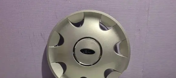 Ford Mondeo MK II R15 wheel hub/cap/trim 97BG1130BE