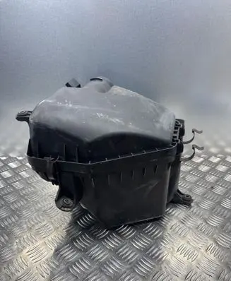 Lexus SC 430 Air filter box 