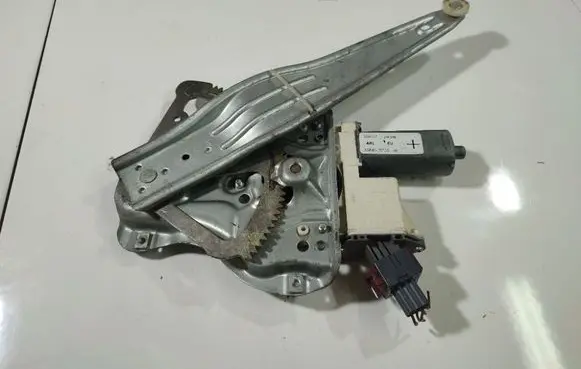 Toyota Avensis T250 Sliding door window regulator with motor 
