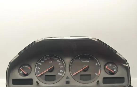 Volvo V70 Speedometer (instrument cluster) 8637996 69294630T 8602474