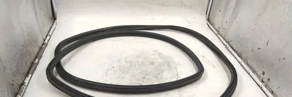 BMW 3 E90 E91 Rubber seal tailgate window/glass 