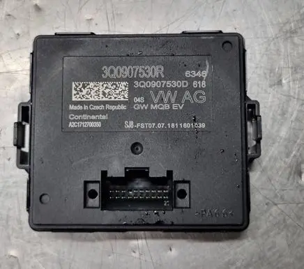 Volkswagen PASSAT B8 Gateway control module 3Q0907530R