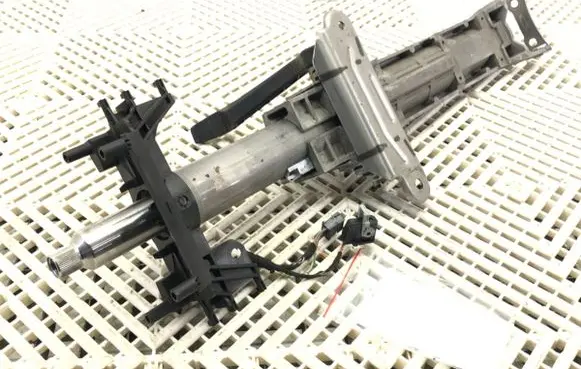 BMW 5 G30 G31 G38 Steering wheel axle 6896189