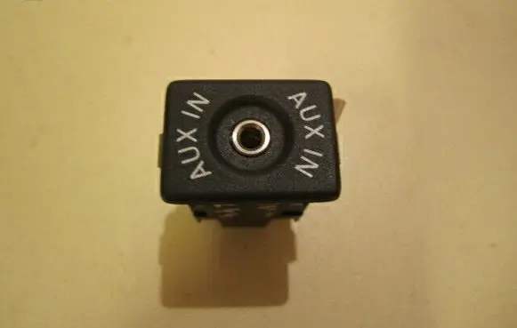 Volkswagen Touran I AUX in-socket connector 5M0035724