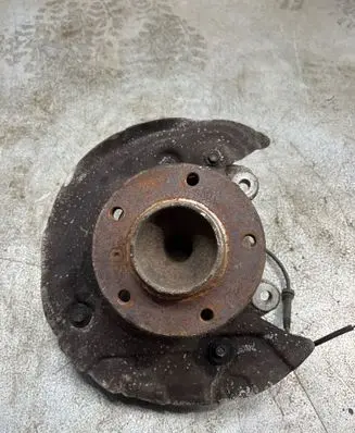 BMW 3 E90 E91 Front wheel hub 