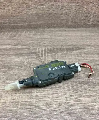 Nissan Almera N16 Fuel tank cap lock motor 311103 900550BM600