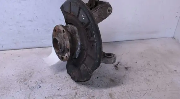 Volkswagen PASSAT B7 Front wheel hub