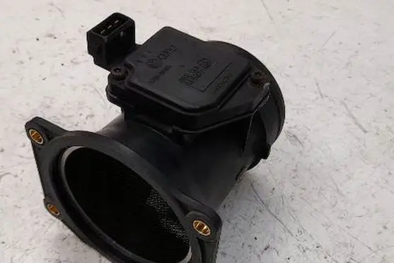 Volkswagen PASSAT B5 Mass air flow meter 058133471