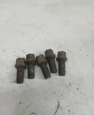 Audi A6 S6 C4 4A Nuts/bolts 