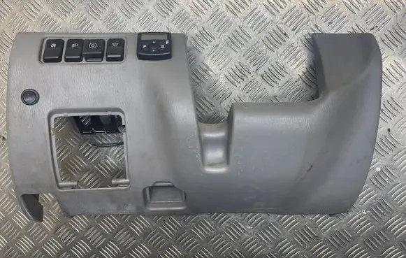 Dashboard lower bottom trim panel