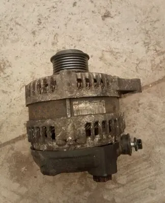 Hyundai Santa Fe Generator/alternator 373002F200