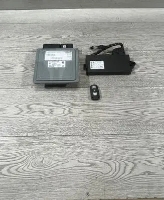 BMW 3 E90 E91 Engine ECU kit and lock set 7579142 DMEMSD812 5WK93709