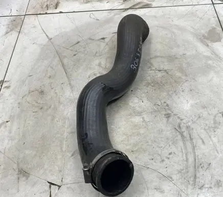 Volvo V70 Intercooler hose/pipe 30645937