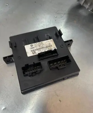 Audi A6 S6 C6 4F Comfort/convenience module 4F0907279 F005V00789 4F0910279N
