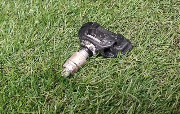 Opel Astra J Tire pressure sensor 13581560