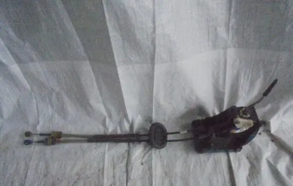 Peugeot 5008 Gear shift cable linkage