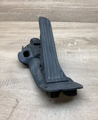 Skoda Octavia Mk2 (1Z) Accelerator throttle pedal 1K2723503M 6PV008745