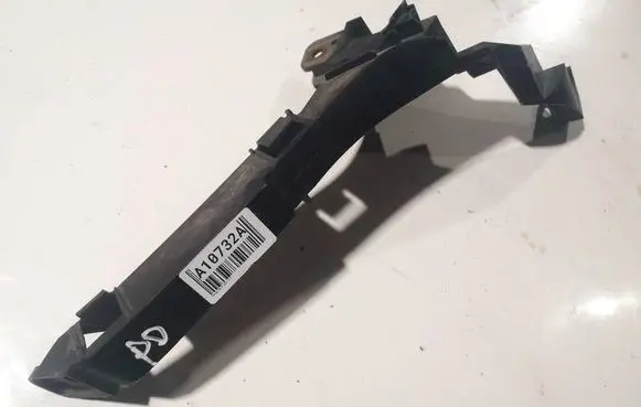 Front bumper mounting bracket