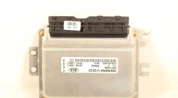 KIA Sportage Engine control unit/module ECU 3910323071