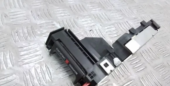Volvo V70 Seat back rest lock catch 