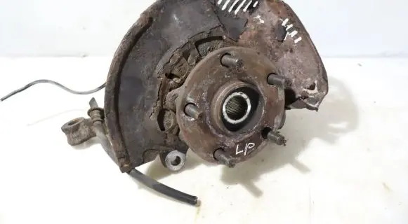 Toyota Corolla Verso AR10 Front wheel hub spindle knuckle