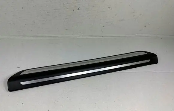 Audi Q3 8U Sill
