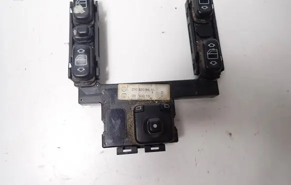 Mercedes-Benz E W210 Electric window control switch 2108208610