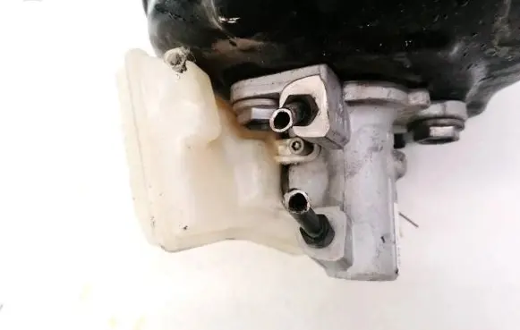Audi A6 S6 C6 4F Master brake cylinder