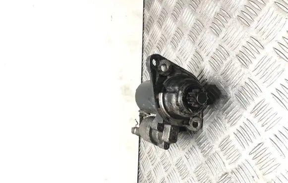 Volkswagen Touran I Starter motor 0001120410 0AH911023A
