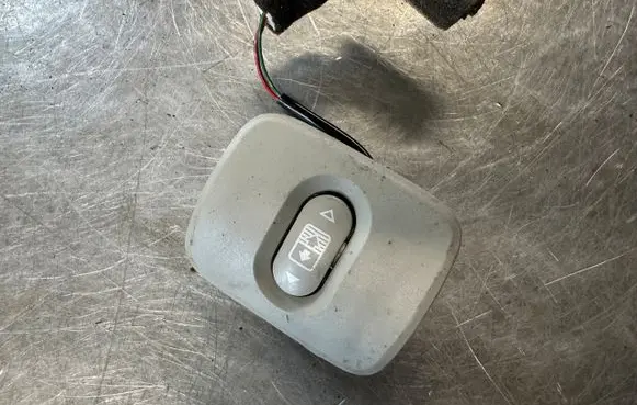 Nissan Qashqai Sunroof switch 