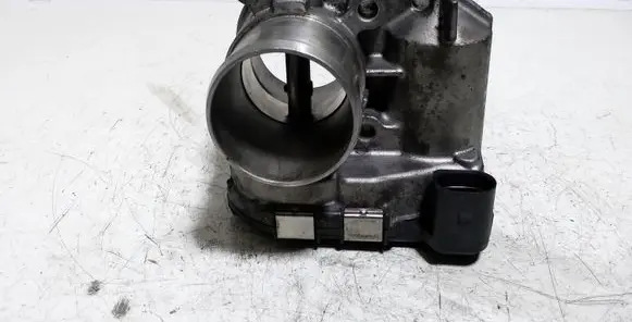 Nissan Primastar Throttle valve 8200330810 0281002681
