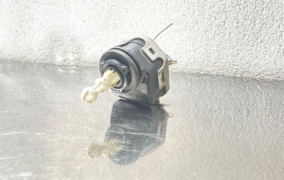 Opel Vectra C Headlight level adjustment motor 00787806