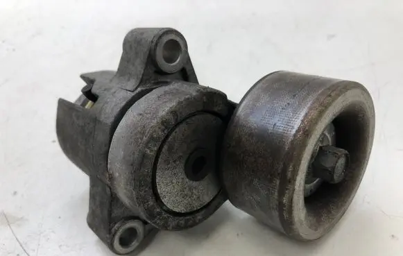 Mazda 6 Generator/alternator belt tensioner