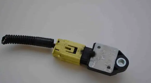 Lexus IS 220D-250-350 Airbag deployment crash/impact sensor 898310W040