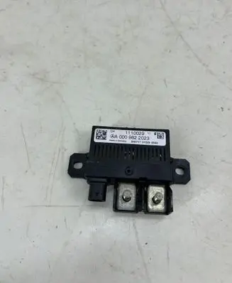 Mercedes-Benz Sprinter W906 Charging relay 1110029 A0009822023