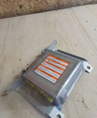 Subaru Forester SG Airbag control unit/module 98221SA140 1523008331 XDC1J62476V