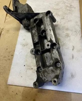 Volvo S80 Engine mounting bracket 9186488