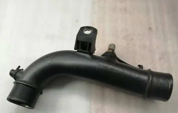 Toyota Corolla Verso AR10 Intercooler hose/pipe 173620R010