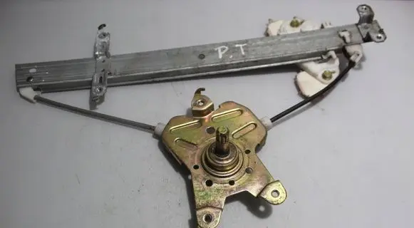 Honda Jazz Rear window lifting mechanism without motor