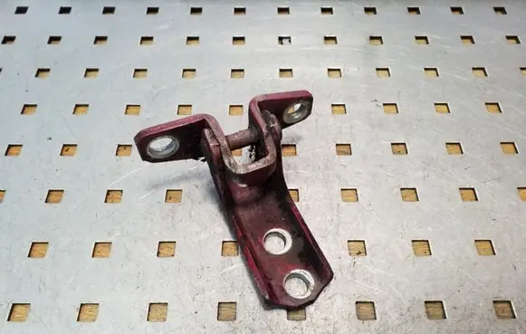 Mitsubishi ASX Front door lower hinge 